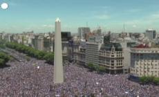 Qatar 2022, i tifosi argentini attendono i campioni del mondo a Buenos Aires