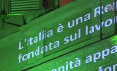 Costituzione, facciata Senato illuminata dal Tricolore