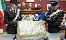Acquista sul web pastori per il presepe ma gli  arrivano 10 chili di  marijuana
