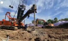 Vietnam, bambino intrappolato in un pilastro: il lavoro dei soccorritori continua