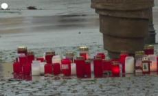 Ratzinger, candele accese davanti alla casa natale