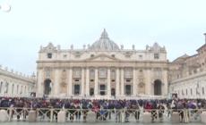 Papa: "Non cediamo all'io e al fascino delle false notizie"