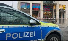Auto contro la folla a Mannheim: due morti e numerosi feriti 