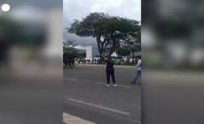 Brasile, la polizia a cavallo arriva davanti al Congresso