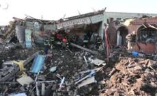 Ucraina, macerie a Shevchenkove dopo un attacco che ha ucciso due donne