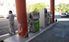Carburanti; prezzo medio si attesta piu' o meno in linea con i rialzi delle accise