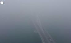 Iraq, una fitta coltre di nebbia ricopre Bassora