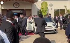 Sud Sudan, Papa Francesco lascia l'aeroporto di Giuba in auto