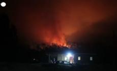 Cile, Vigili del fuoco combattono contro piu' di 200 roghi nel Sud del Paese
