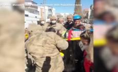 Terremoto in Turchia, bambina di 6 anni salvata dopo 178 ore