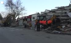 Ankara sospende le ricerche, si scava solo nell'epicentro