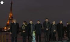 Un anno di guerra, i colori dell'Ucraina da Parigi a Bruxelles