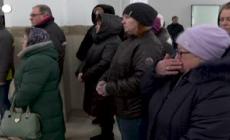 Ucraina, a Bucha gli abitanti ricordano le vittime dell'invasione russa