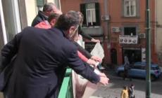 Napoli, rimesso lo striscione per Mario Paciolla, era stato strappato: "Istituzioni ci siano vicine"