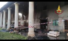 A fuoco la barchessa di Villa Trissino, edificio palladiano