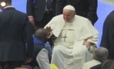 Papa Francesco incontra i rifugiati arrivati attraverso i corridoi umanitari