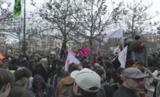 Francia, cortei e tensioni con la polizia nel terzo giorno di proteste
