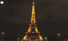 Earth Hour, anche la Tour Eiffel a Parigi spegne le luci per il futuro del pianeta