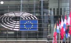 Il parlamento europeo censura l'Italia sulla circolare dei figli delle coppie gay: "Discriminatoria"