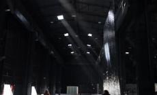 Le luci di Janssens in mostra al Pirelli HangarBicocca