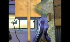 Aggredisce con bastone personale 118 e danneggia ambulanza