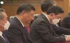 Xi Jinping a Macron: "Il mondo vive profondi cambiamenti storici, ma necessario superare ostacoli e differenze"