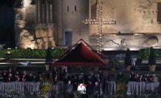"C'è troppo freddo": il Papa non andrà al Colosseo per la Via Crucis