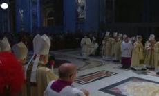Veglia di Pasqua, Papa Francesco celebra la messa in San Pietro