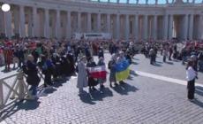 Pasqua, Papa Francesco: "Preoccupazione per gli attacchi in Terra Santa"