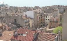 Crollo a Marsiglia, si scava a mano tra le macerie