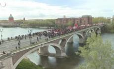 Riforma pensioni in Francia, manifestazione in strada a Tolosa