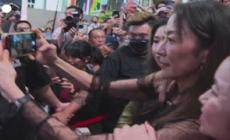Oscar, bagno di folla per MichelleYeoh a Kuala Lumpur