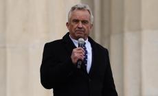 Bob Kennedy Jr sfida Biden e si candida alla Casa Bianca