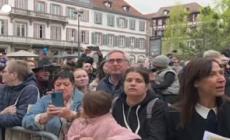 Macron in Alsazia, contestato e fischiato dalla folla