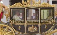 Re Carlo III e la regina consorte Camilla arrivano a Westminster
