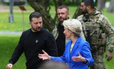 Zelensky: "Grazie all'Ue per le munizioni, arrivino presto"