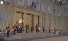 Zelensky a Parigi per incontro con Macron, Francia promette invio di nuovi carri armati