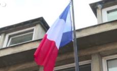 Degenera la protesta in Francia, aggredito il nipote di Brigitte Macron
