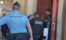 Sarkozy condannato, evita il carcere ma dovra' indosssare per un anno un braccialetto elettronico