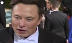 Musk attacca la Fed: "Troppo lenta nel movimentare i tassi"