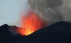 Si riaccende l'Etna, debole attività stromboliana dal Sud-Est