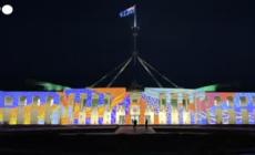 Australia, il Parlamento si illumina con motivi dell'arte indigena