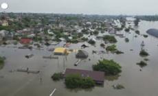 Ucraina, diga Kakhovka: gli allagamenti a Kherson visti dall'alto
