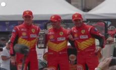 24 Ore di Le Mans, i piloti sfilano su auto d'epoca per la citta'