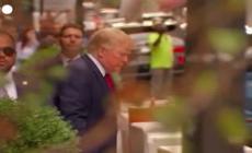 Trump va avanti: dopo l'incriminazione, due comizi elettorali