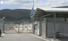 Naufragio migranti Grecia, i sopravvissuti arrivano in centro di accoglienza
