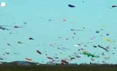 Danimarca, migliaia di aquiloni in volo nel cielo di Fanoe