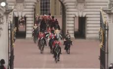 Carlo III a cavallo alla parata del Trooping The Colour