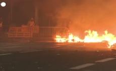 Parigi, l'onda dei giovanissimi black bloc