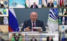 Putin: "E' in corso una guerra ibrida contro la Russia"